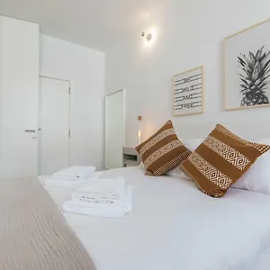 Lovelystay - Wide & Bright 4 Families Apartamento